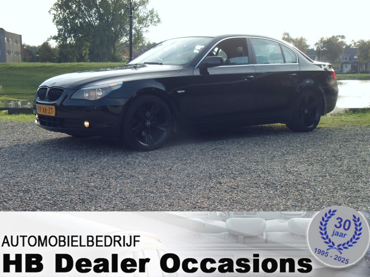 BMW 5-serie - 523i Business Line - Airco - Navigatie - Leer interieur - AutoWereld.nl