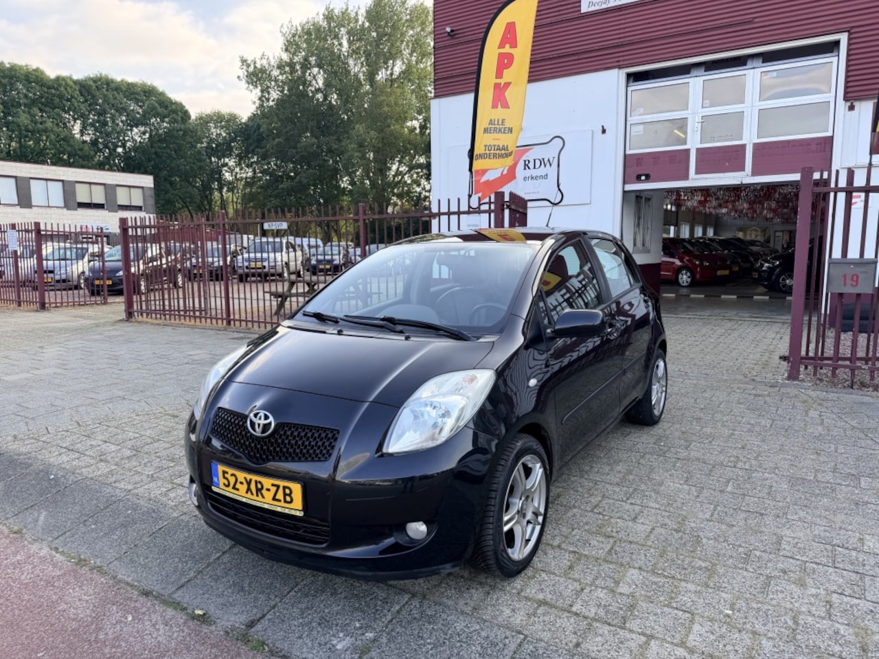 Toyota Yaris - 1.3 16V VVT-I 5DR MMT Luna - AutoWereld.nl