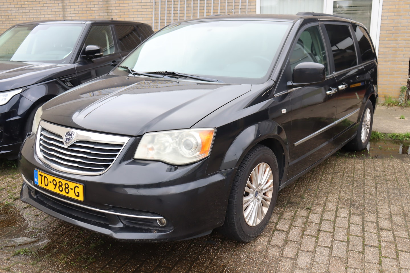 Lancia Voyager - 2.8 CRD,** Automaatbak Kapot** Cruise Control, Airco, Camera, PDC A, Navi, Alleen Voor Han - AutoWereld.nl