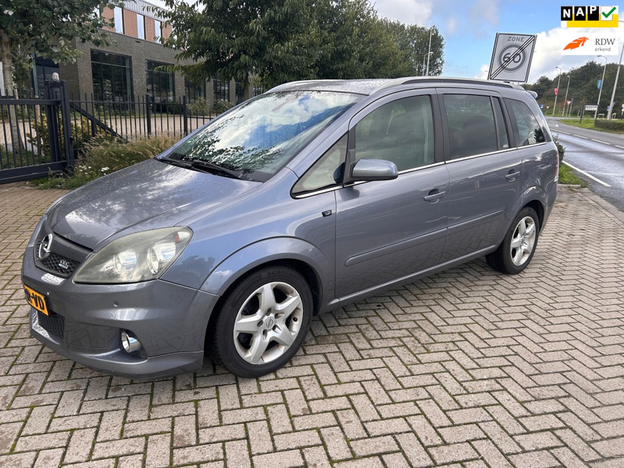 Opel Zafira - 2.2 Cosmo OPC! 150 PK! CLIMA! cLIMATRONIC! - AutoWereld.nl