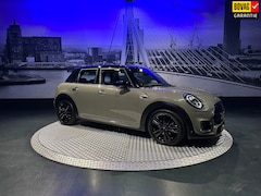MINI 5-Deurs - 1.5 Cooper 60 Years Edition *JCW-Pakket*LED*Pano*WInterpakket