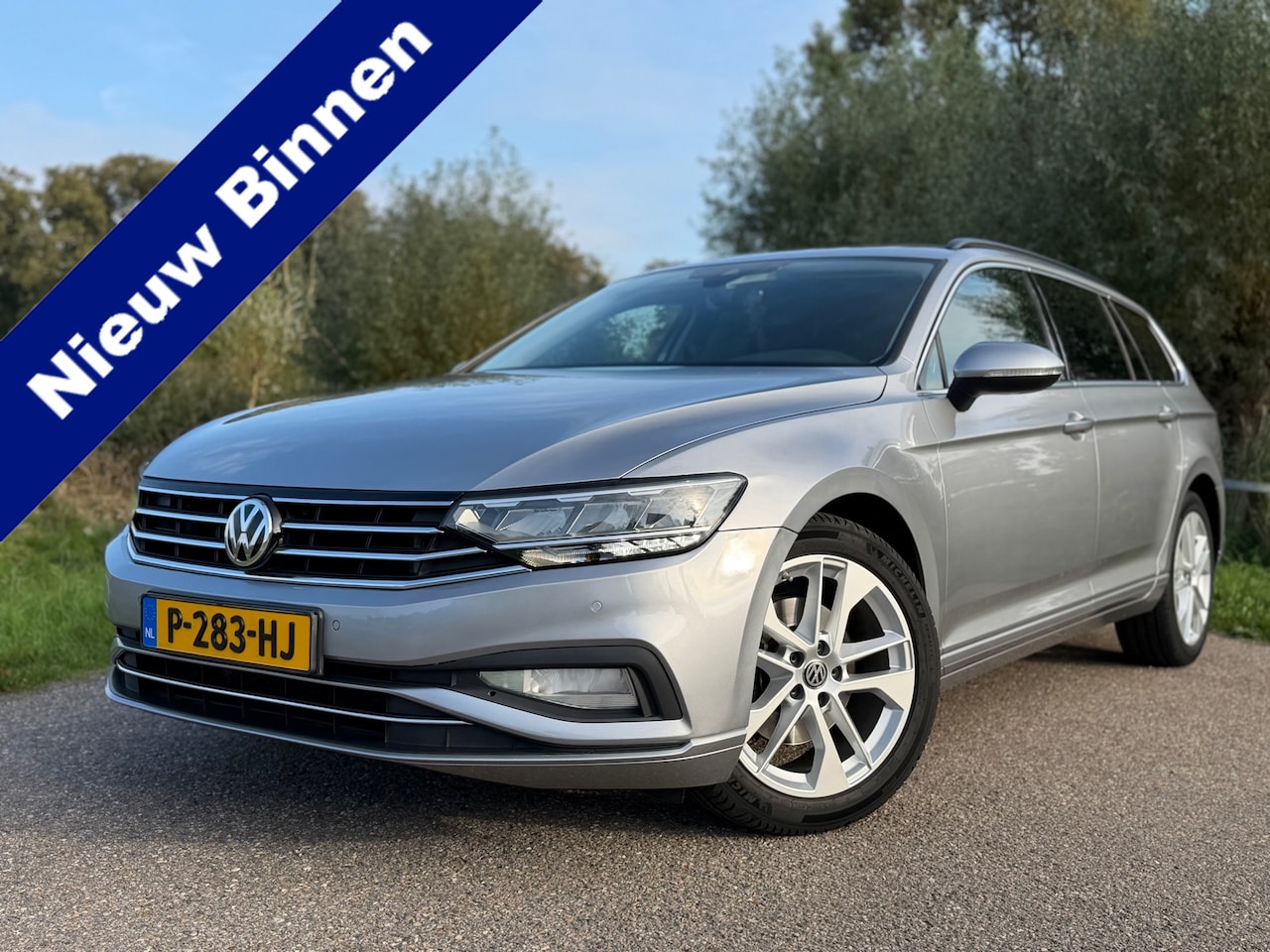 Volkswagen Passat Variant - 1.5 TSI Comfort Business / Automaat / Navigatie / 18"LM Velgen / Climate Control / ACC / - AutoWereld.nl