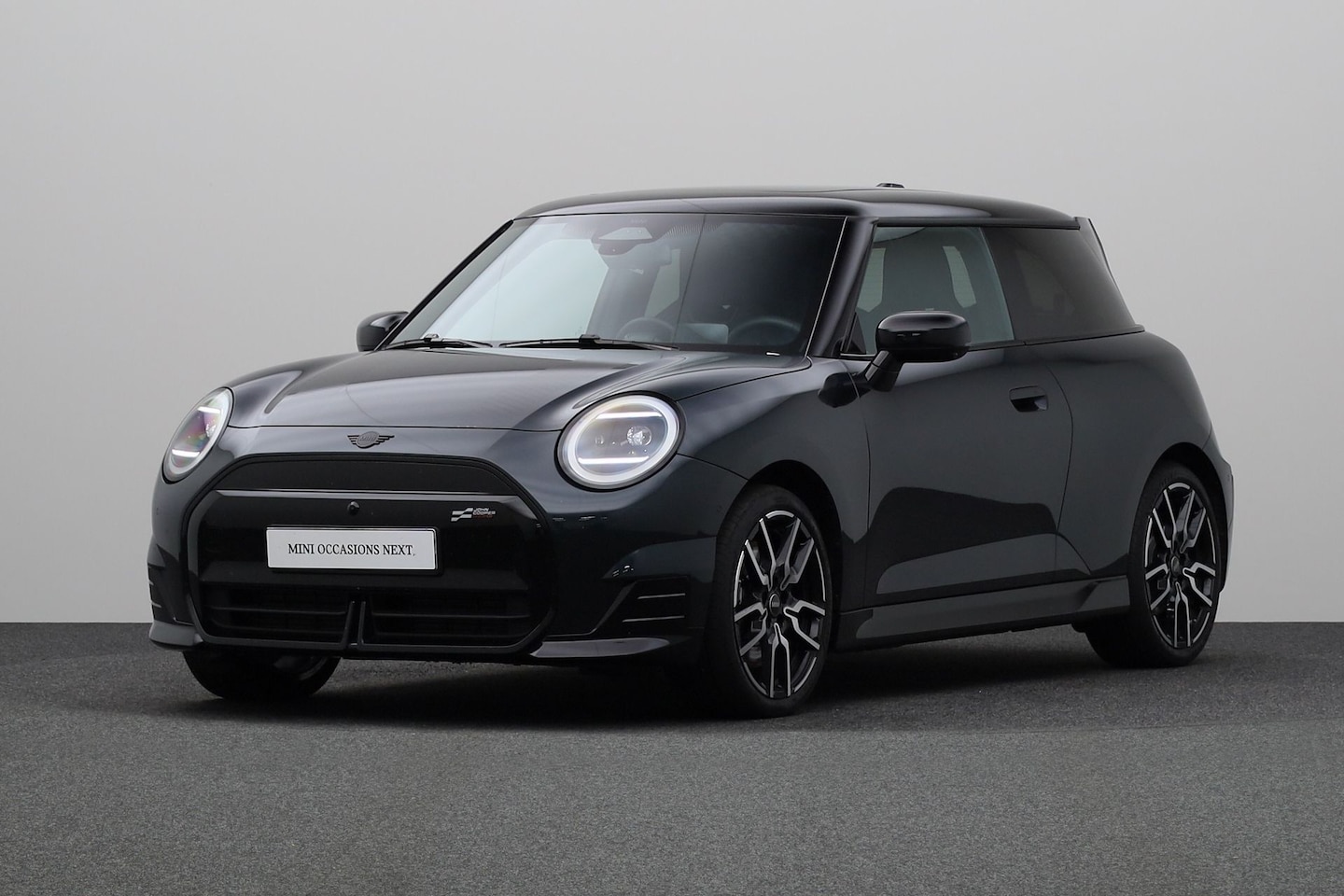 MINI Electric - 3-Deurs Cooper SE John Cooper Works L 54.2 kWh | Pakket L | Comfort Access | Stoel -Stuurv - AutoWereld.nl