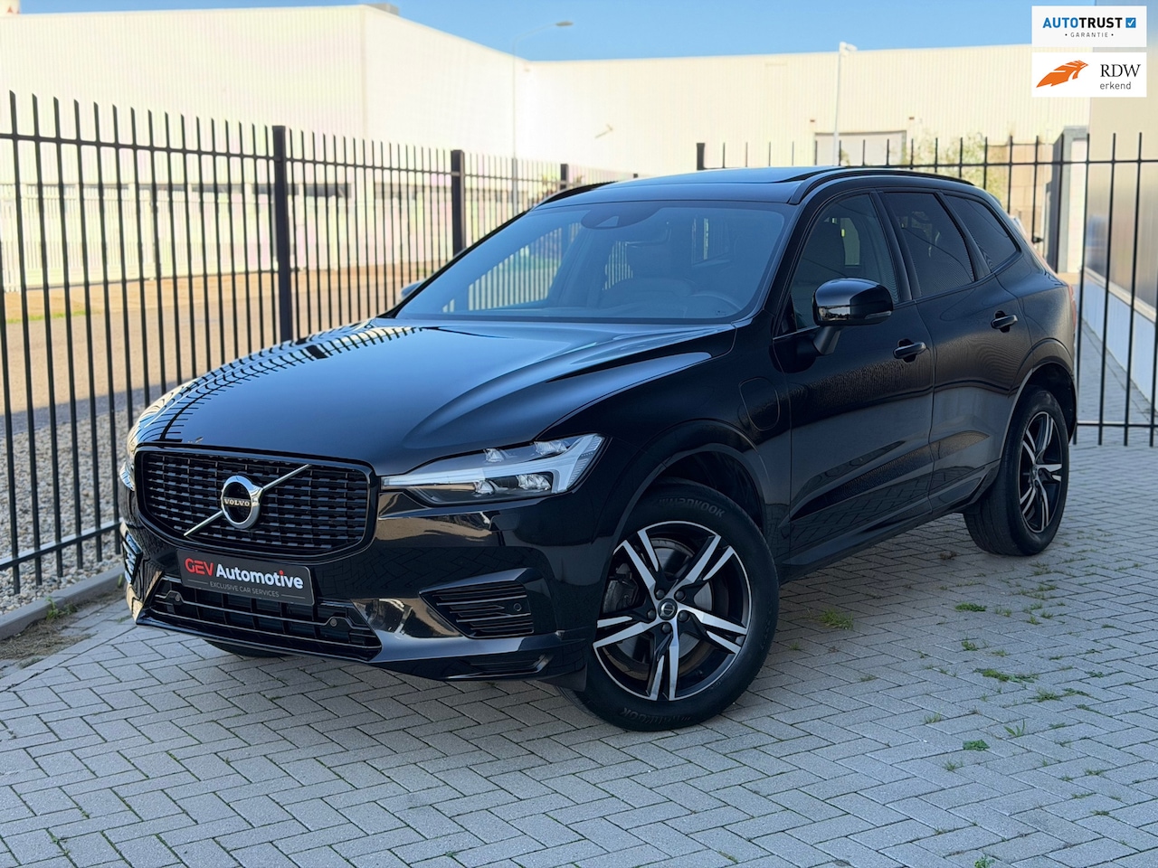 Volvo XC60 - 2.0 Recharge T6 AWD R-Design Panorama Camera Memory ACC Pilot Carplay - AutoWereld.nl