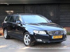 Volvo V70 - 2.0 D3 Classic Edition Xenon/Parkeersensor/Navigatie/Trekhaak