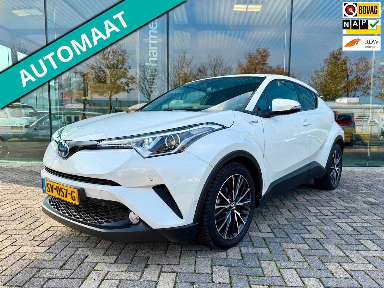 Toyota C-HR - 1.8 Hybrid Style 1.8 Hybrid Style, NAP, Camera, JBL, KeyLess, Trekhaak - AutoWereld.nl