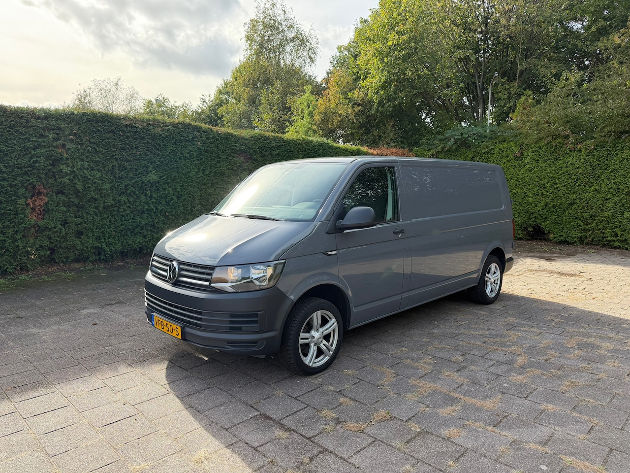 Volkswagen Transporter - 2.0 TDI L2H1 Trendline 2.0 TDI L2H1 Trendline - AutoWereld.nl