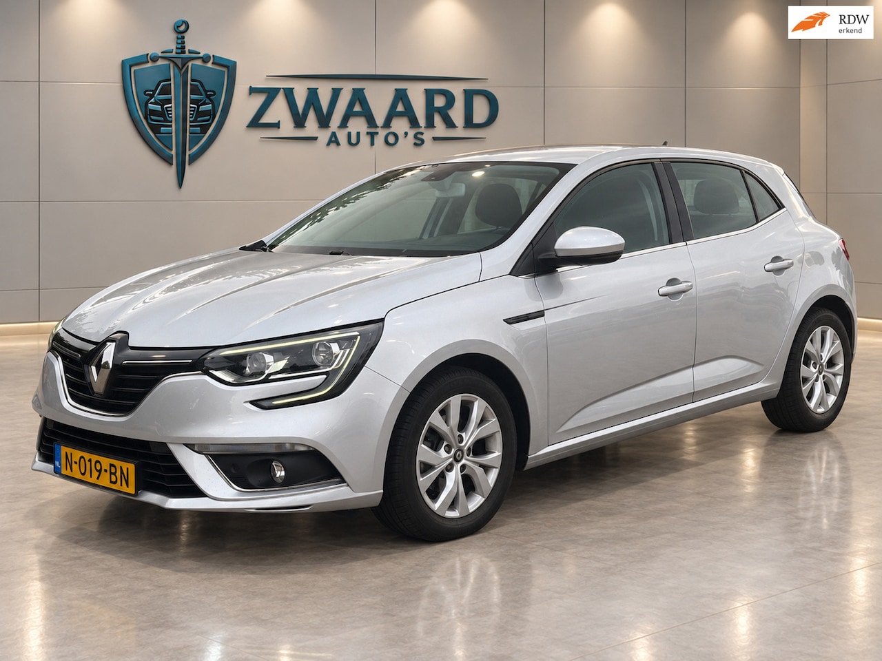 Renault Mégane - 1.5 dCi Eco2 Bose l Camera l Navi l Cruise l IZGST l - AutoWereld.nl