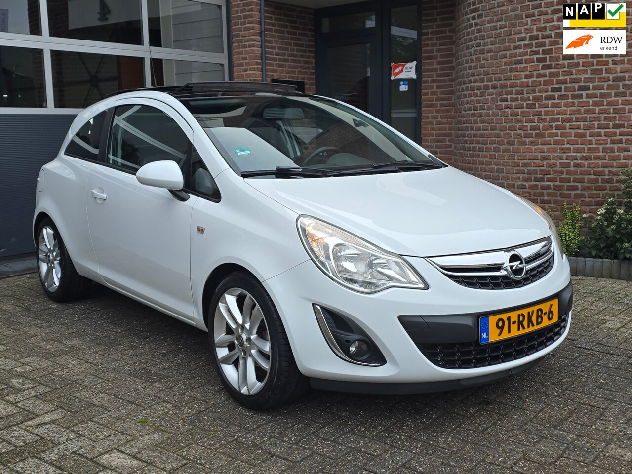 Opel Corsa - 1.4-16V Color Edition Pano |Airco |Cruise - AutoWereld.nl