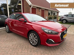 Hyundai i30 - 1.4 T-GDI COMFORT Camera/Stuur- en stoelvewarming/Climate Control/Cruise Conrol