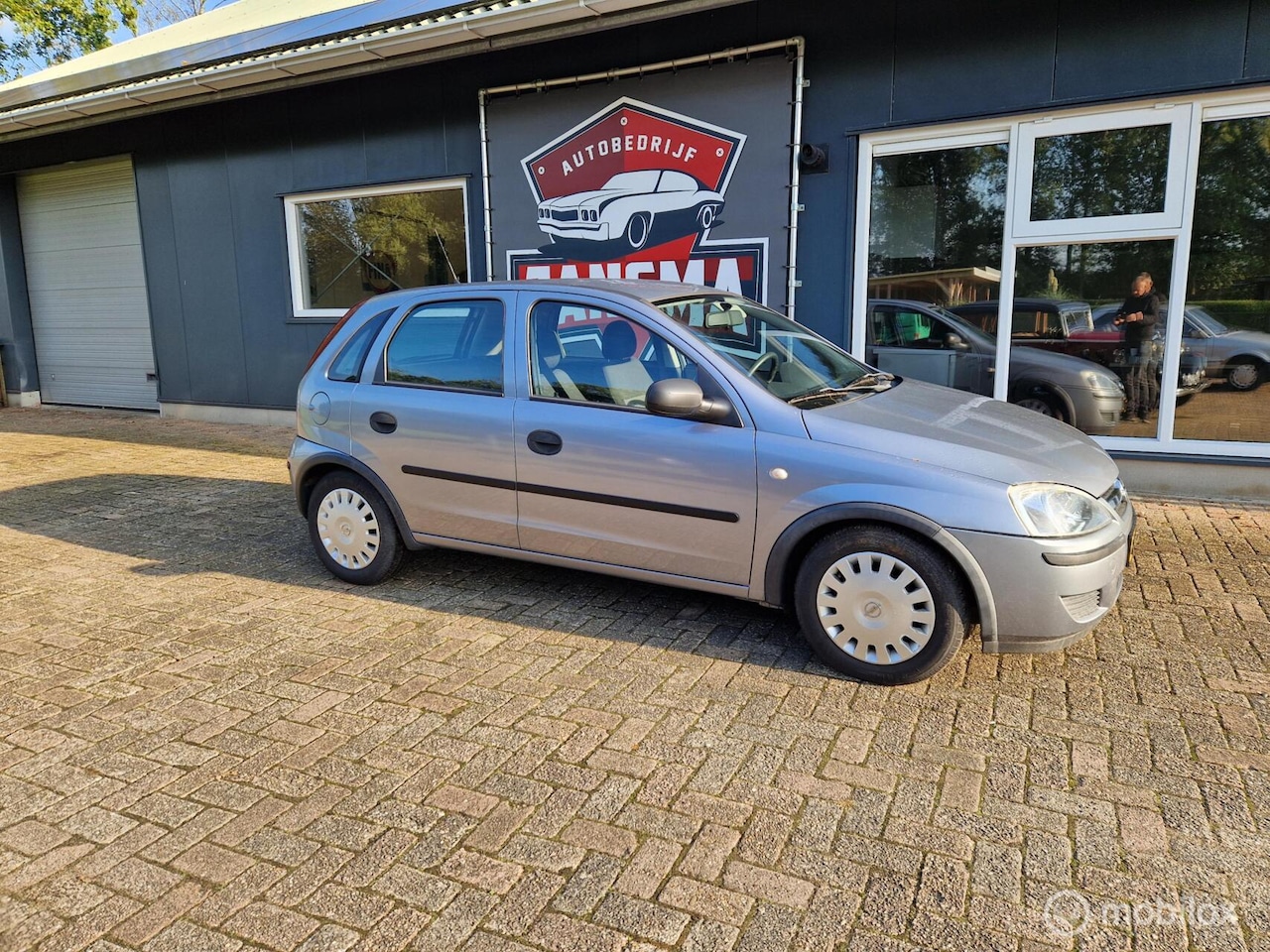 Opel Corsa - 1.2-16V Enjoy 146000km | Dealer onderhouden - AutoWereld.nl