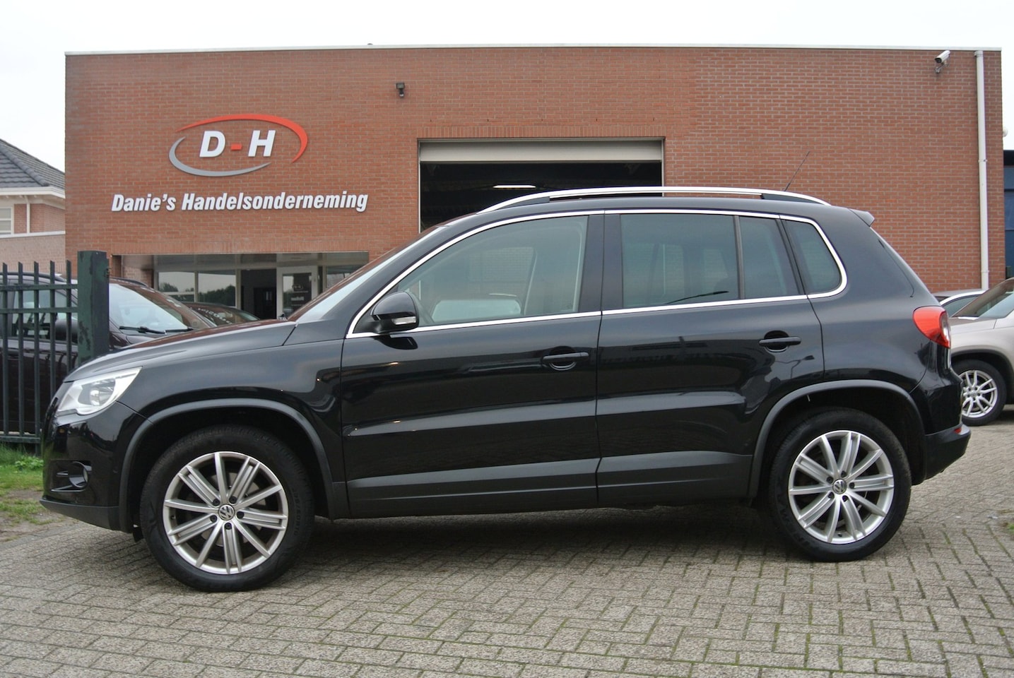Volkswagen Tiguan - 1.4 TSI Sport&Style 4Motion airco panoramadak inruil mogelijk - AutoWereld.nl