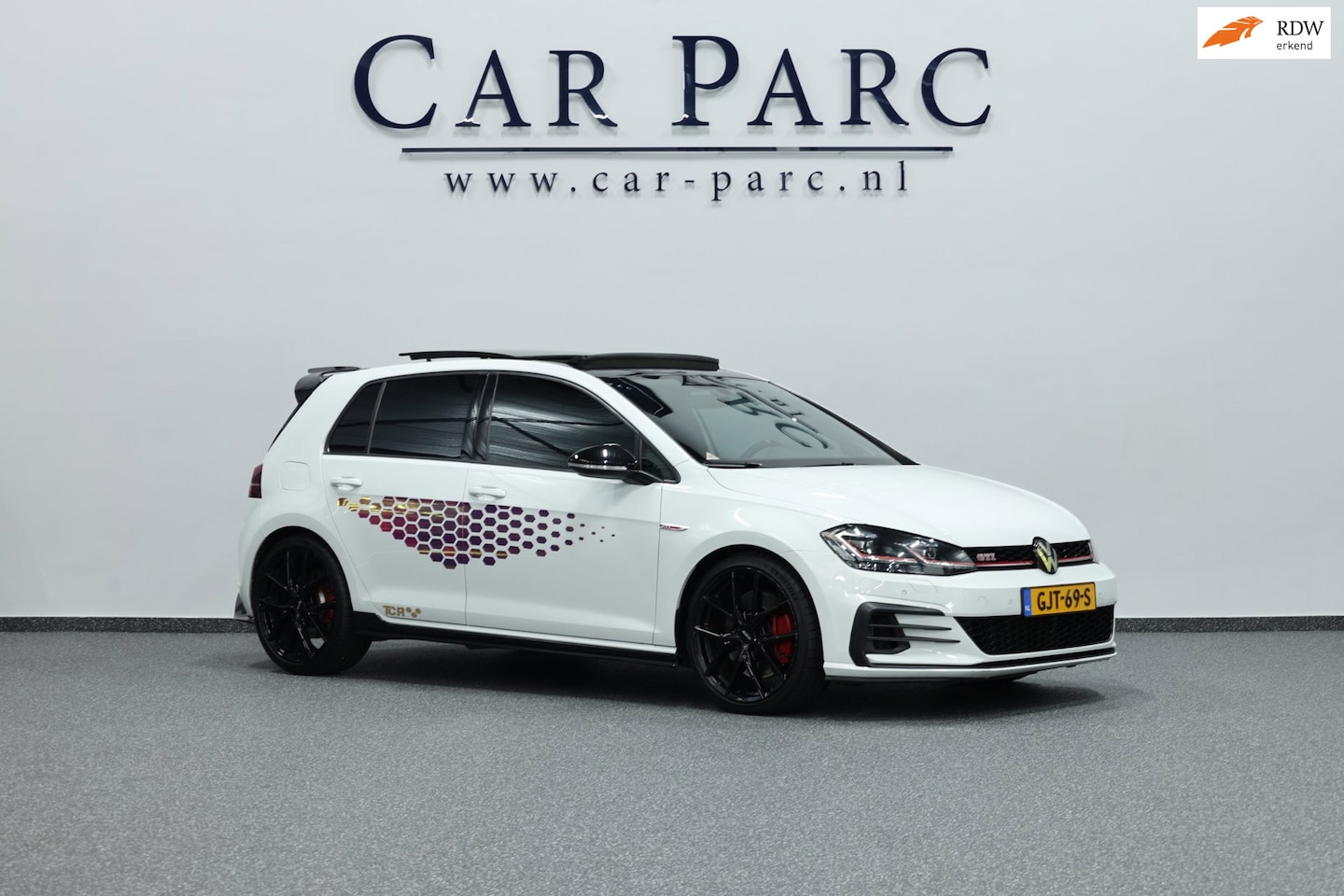 Volkswagen Golf - 2.0 TSI GTI TCR 290+PK LED/VIRTUAL/PANO/ALCANTARA+S.VERWARMING/LMV 19'/CAM/DYNAUDIO/LINE/A - AutoWereld.nl