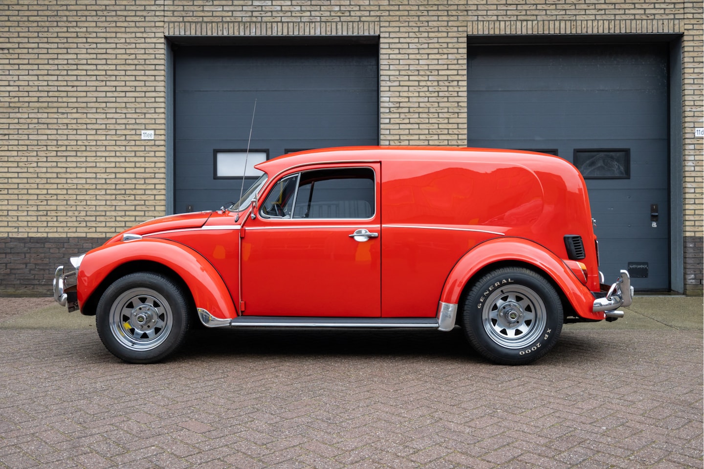 Volkswagen Kever - 1303 S Delivery van 1600 cc , Unieke Custom - AutoWereld.nl