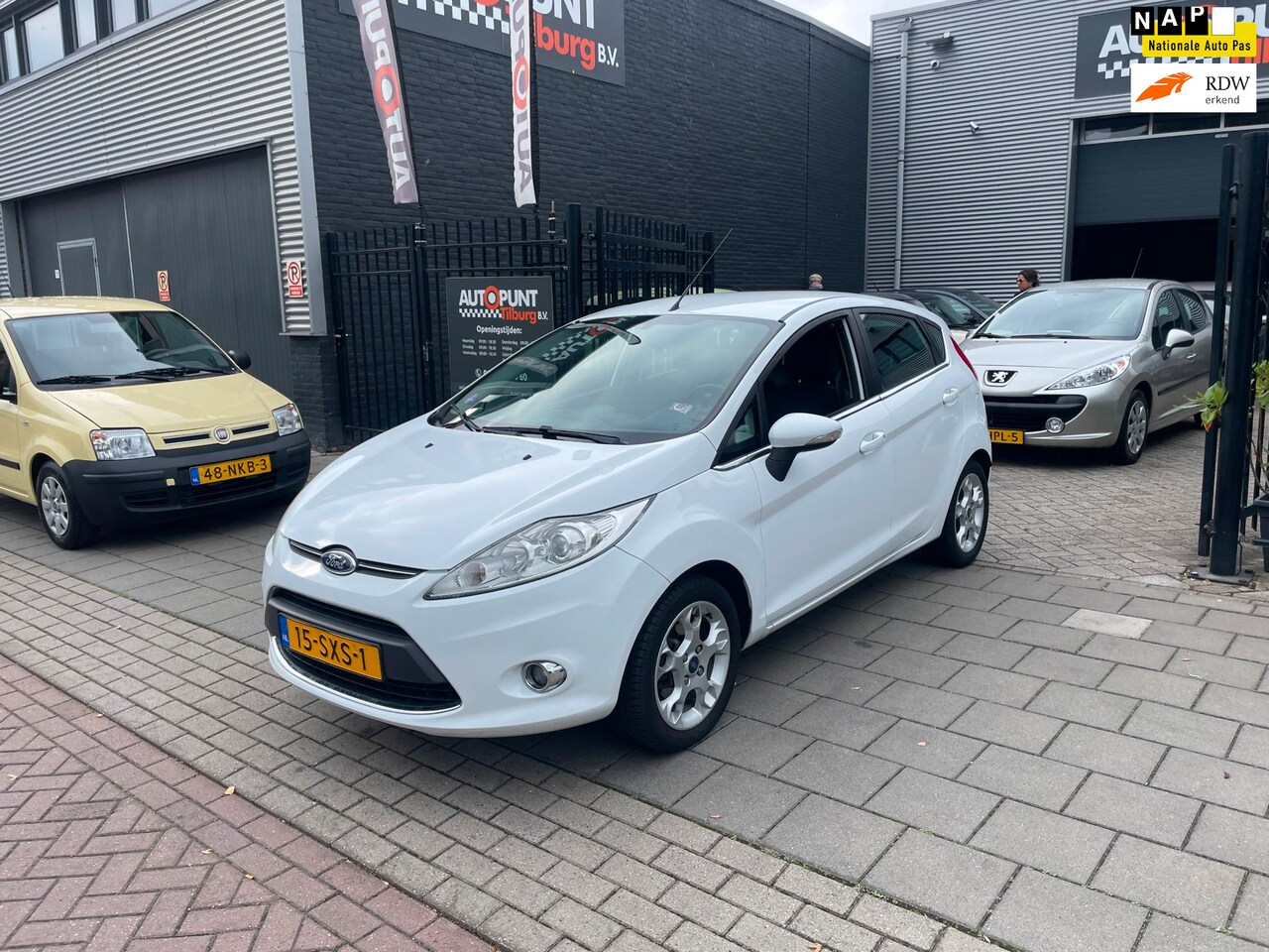 Ford Fiesta - 1.25 Titanium 2e Eigenaar! Trekhaak Airco NAP APK - AutoWereld.nl