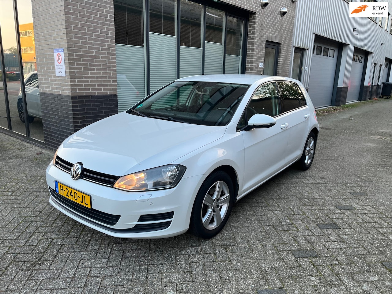 Volkswagen Golf - 1.2 TSI Trendline! PDC! 159 DKM! Airco! - AutoWereld.nl