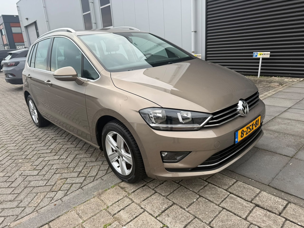Volkswagen Golf Sportsvan - 1.2 TSI Highline AUTMAAT DSG NAP - AutoWereld.nl