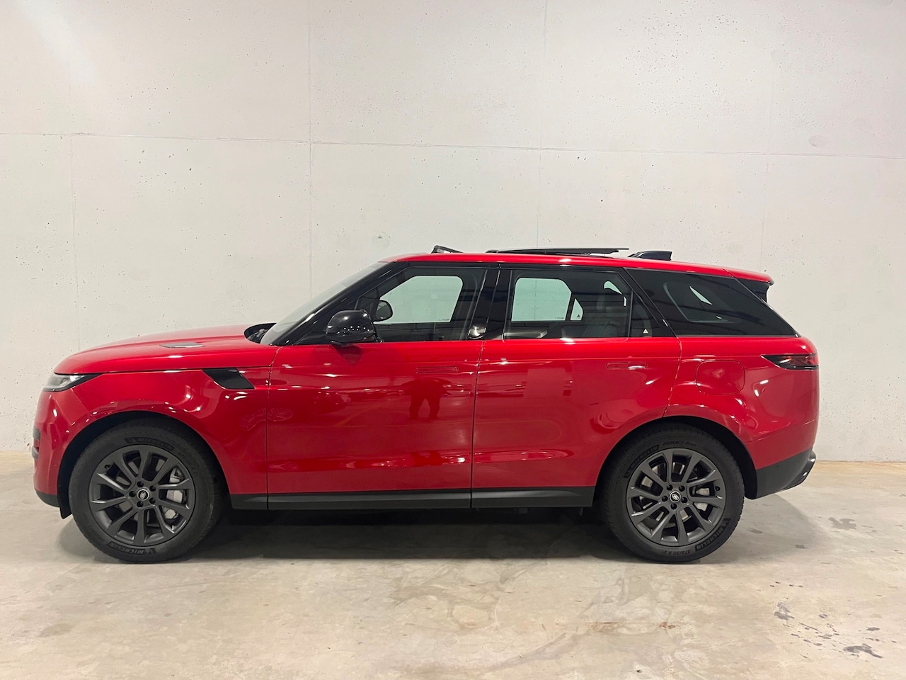 Land Rover Range Rover Sport - 3.0 P460e BTW21% Pano - AutoWereld.nl