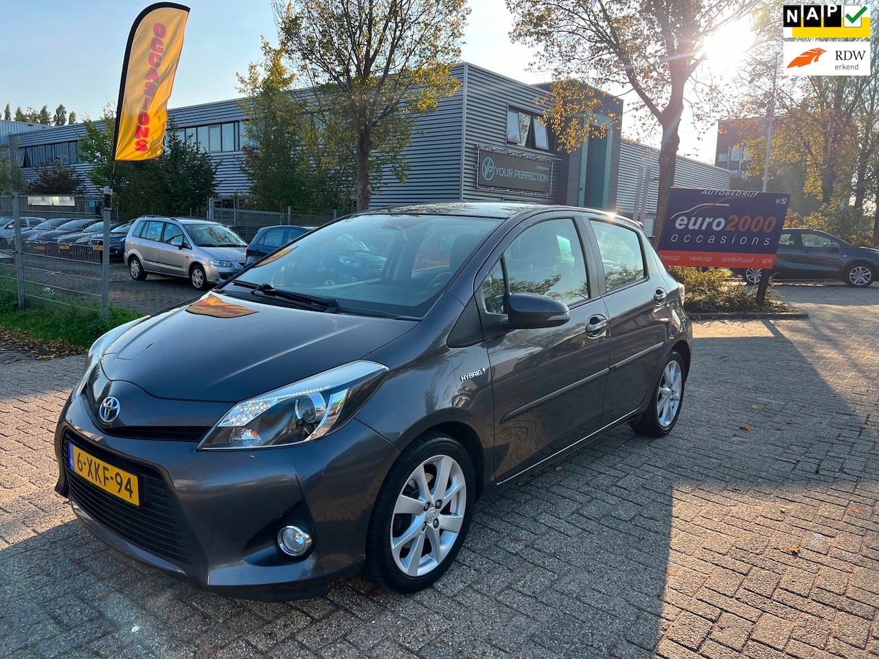 Toyota Yaris - 1.5 Hybrid Dynamic - CAMERA - AUTOMAAT - NAP ! - AutoWereld.nl