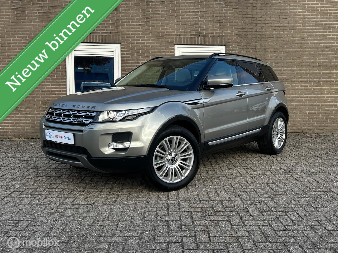Land Rover Range Rover Evoque - 2.2 TD4 4WD Prestige 2.2 TD4 4WD Prestige - AutoWereld.nl