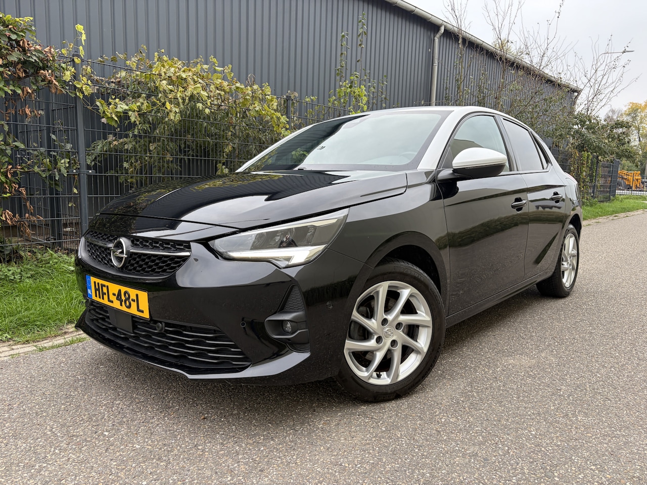 Opel Corsa - 1.2 GS Line / NAVI / CRUISE / STOELVERWARMING / 93dkm! - AutoWereld.nl