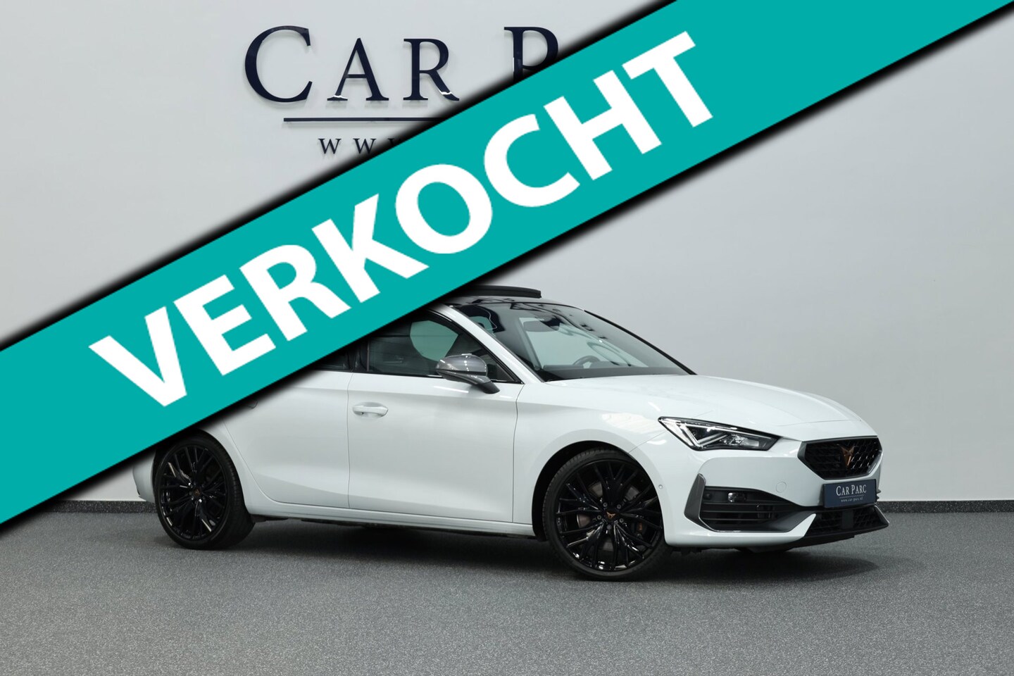 CUPRA Leon - 2.0 TSI VZ 300+PK LED/VIRTUAL/SFEER/PANO/HALF LEER+S.VERWARMING+MEMORY/19"/CAM/ACC/ECC/12 - AutoWereld.nl