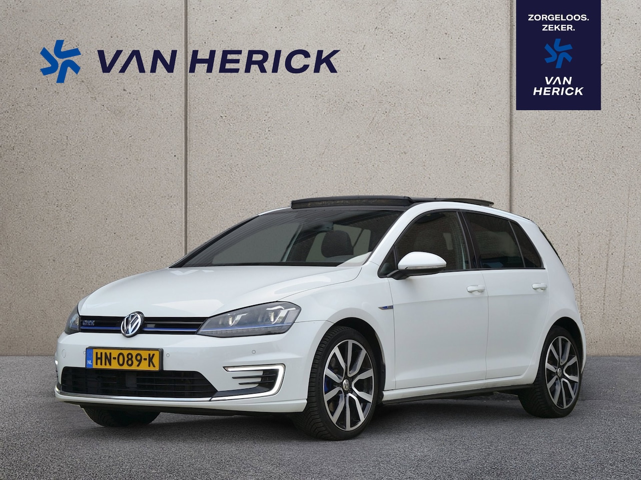 Volkswagen Golf - 1.4 TSI GTE | Panoramadak | Achteruitrijcamera | Adaptive Cruise Control - AutoWereld.nl