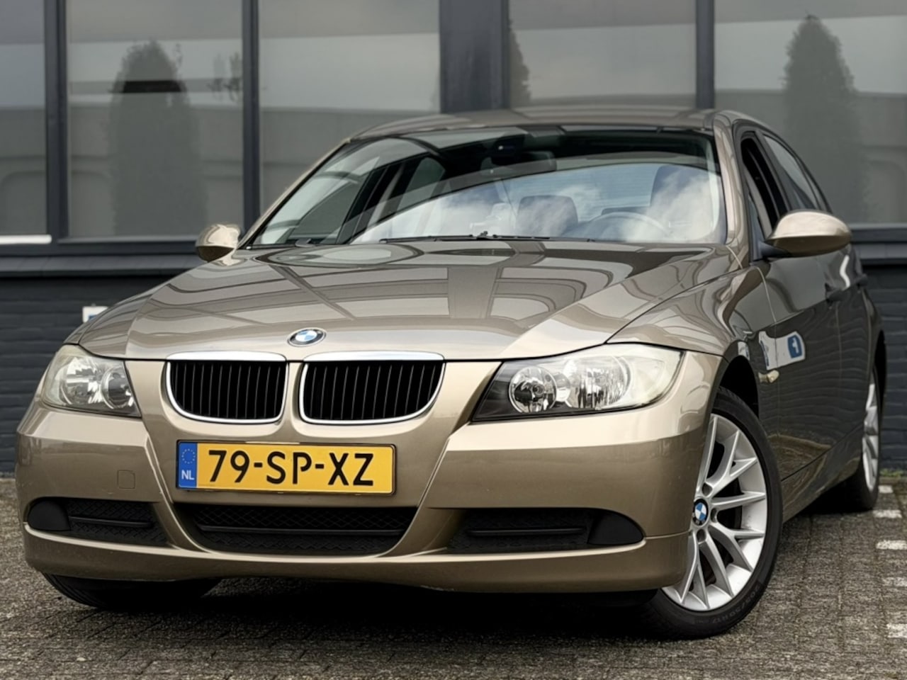 BMW 3-serie - 318i High Executive 318i High Executive - AutoWereld.nl