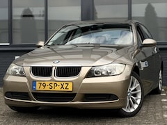 BMW 3-serie - 318i High Executive