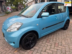 Daihatsu Sirion 2 - 1.0-12V Trend AIRCO, LM VELGEN 15.INC.ORG 211750 KM NAP O.H BOEKJES, ALLE FACTUREN ER BIJ,