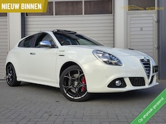 Alfa Romeo Giulietta - 1.4 T Exclusive 200PK/Pano/Leder/Cruise/DAB/Dynamic/