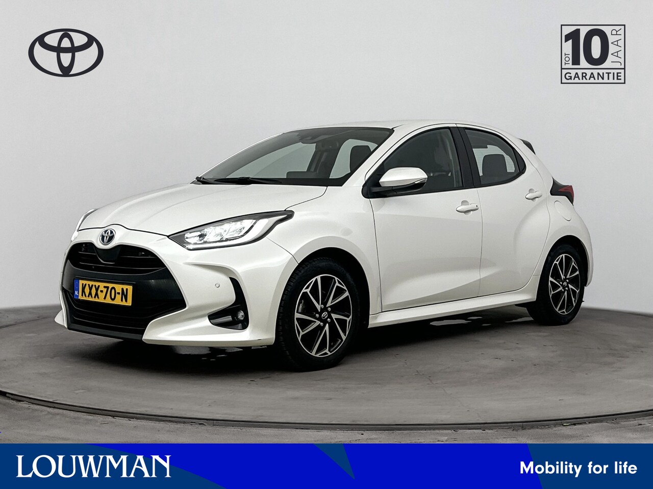 Toyota Yaris - 1.5 Hybrid 115 First Edition | Parkeersensoren V+A | Blindspot | Navigatie | - AutoWereld.nl