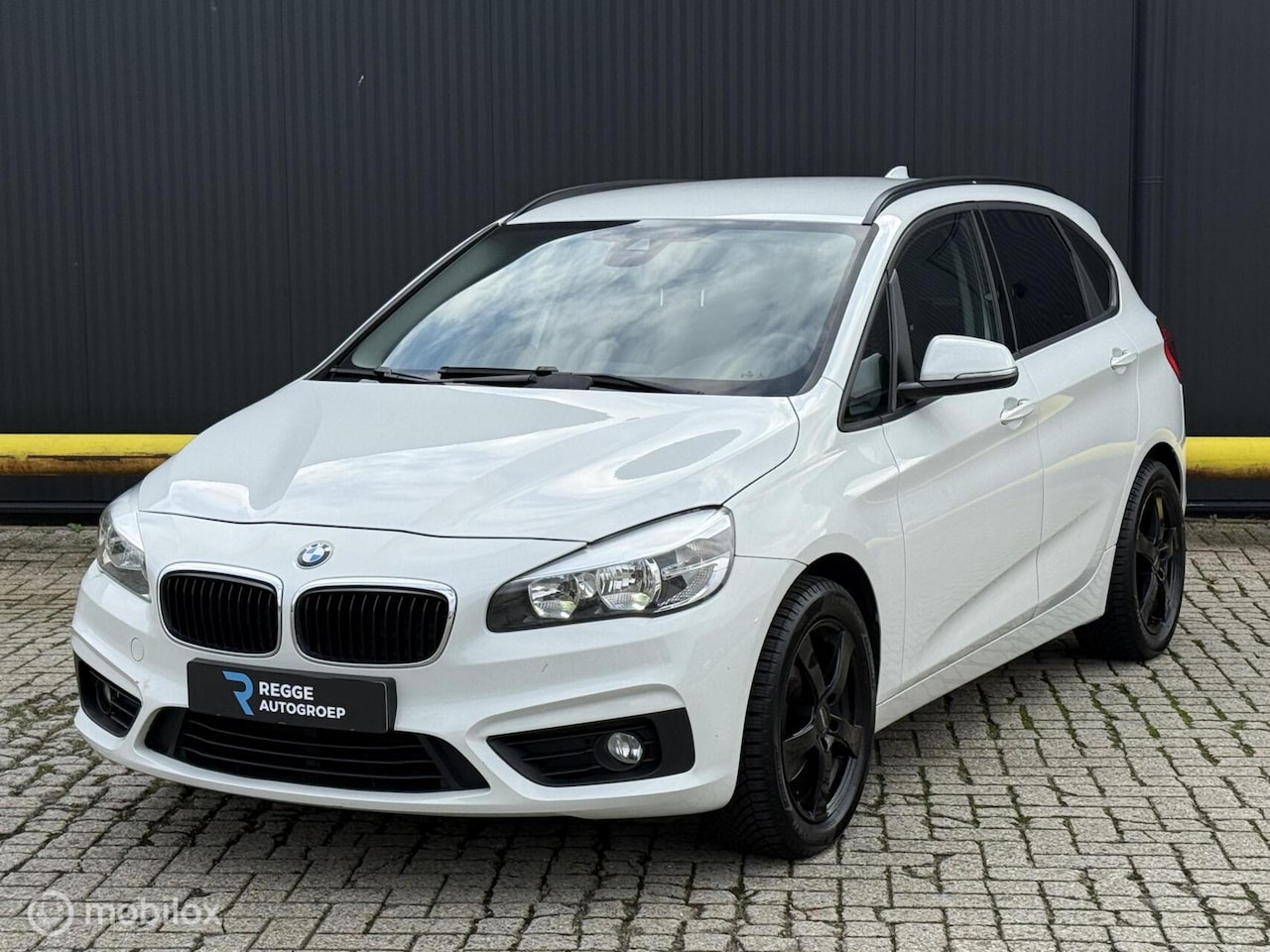 BMW 2-serie Active Tourer - 218i High Executive 218i High Executive - AutoWereld.nl