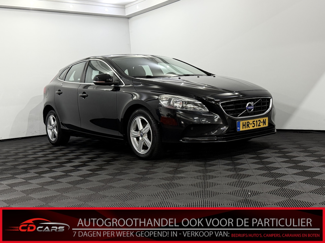 Volvo V40 - 2.0 D2 Summum Business Leder, Navi, Parkeersensoren, Cruise control, A start, ,Lichtmetale - AutoWereld.nl