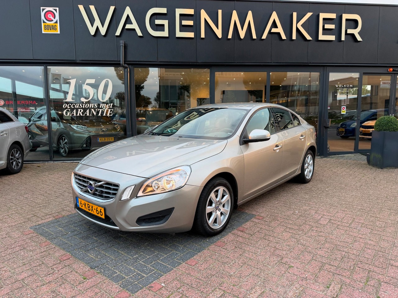 Volvo S60 - 1.6 T3 Kinetic AUT|Clima|Cruise|NAV|CAM|DealerOH! - AutoWereld.nl