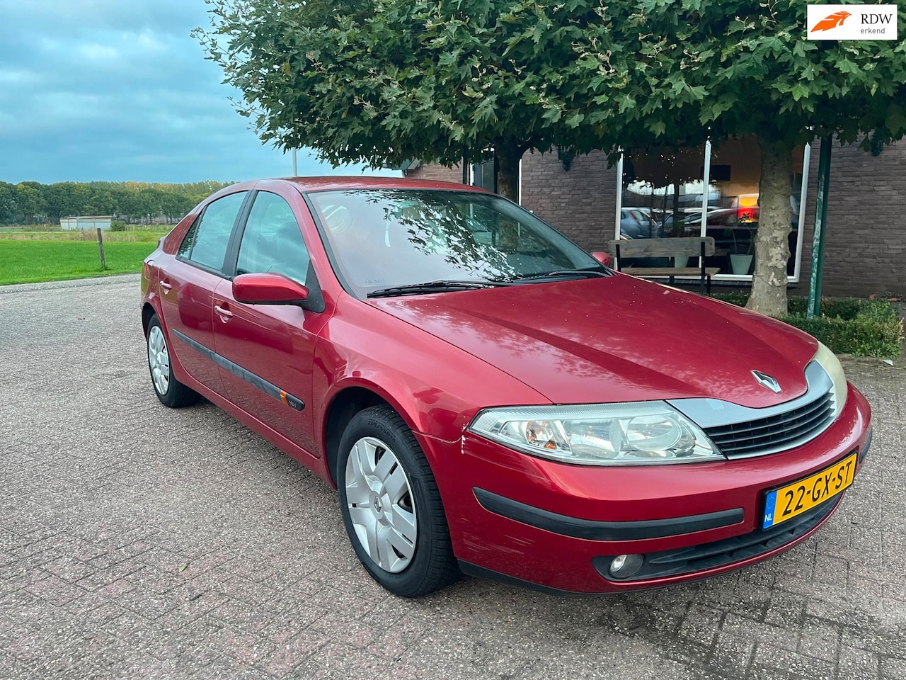 Renault Laguna - 1.6-16V Authentique 1.6-16V Authentique - AutoWereld.nl