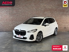 BMW 2-serie Active Tourer - 220i Camera / Navi / CarPlay / DAB