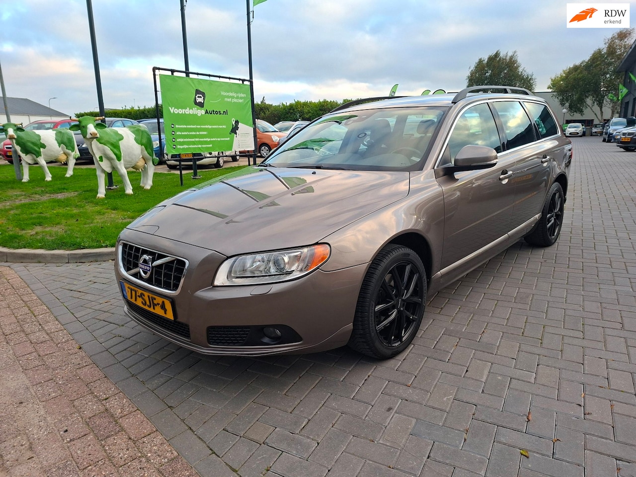 Volvo V70 - 1.6 T4 Limited Edition / Nette auto / APK okt 2027 - AutoWereld.nl