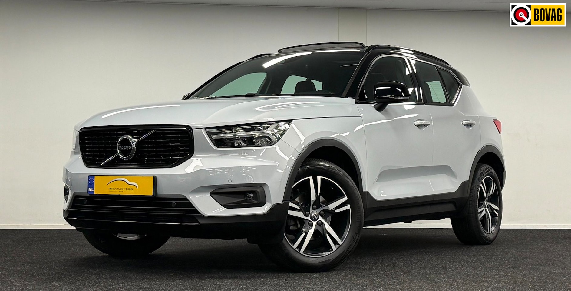 Volvo XC40 - 1.5 T2 R-Design*Panodak*Camera*Carplay*Navi*Leder - AutoWereld.nl