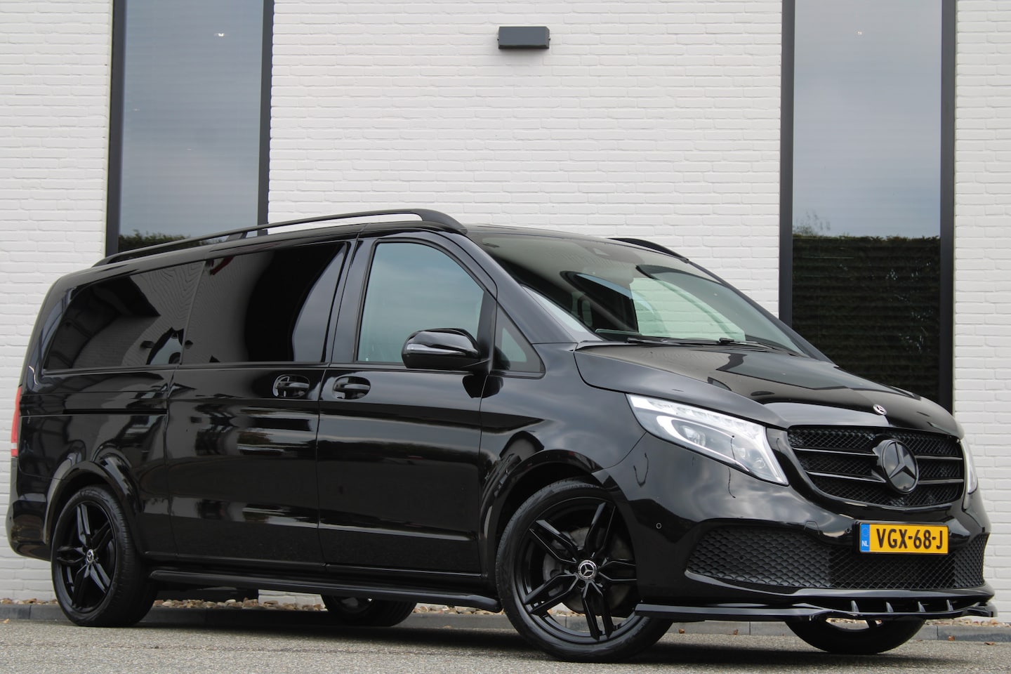 Mercedes-Benz V-klasse - 250d Aut / XXL / DC / Avantgarde / 2x Schuifeur / Black Edition / Leer / Nette Staat - AutoWereld.nl