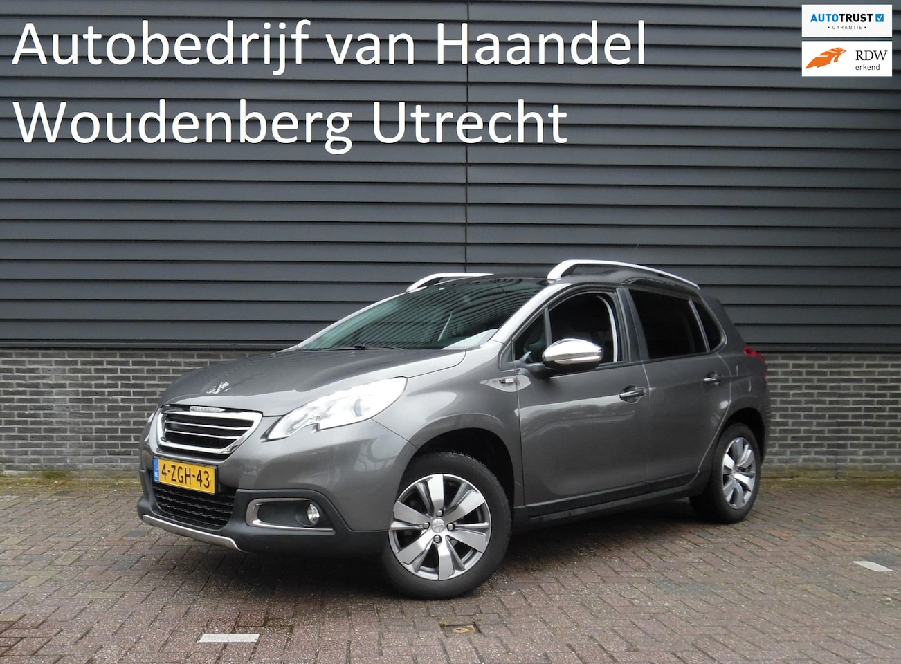 Peugeot 2008 - 1.2 PureTech Style Navi Panoramadak Trekhaak Airco Climate controle - AutoWereld.nl