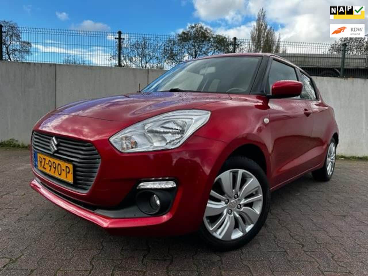 Suzuki Swift - 1.2 Select/CAMERA/NAVI/TREKHAAK/STOEL VERWARMING/NL AUTO/APK 10-2027/ - AutoWereld.nl