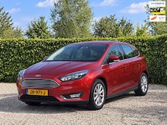 Ford Focus - 1.5 Titanium 4cil/Trekhaak/Navi/Keyless/Climate