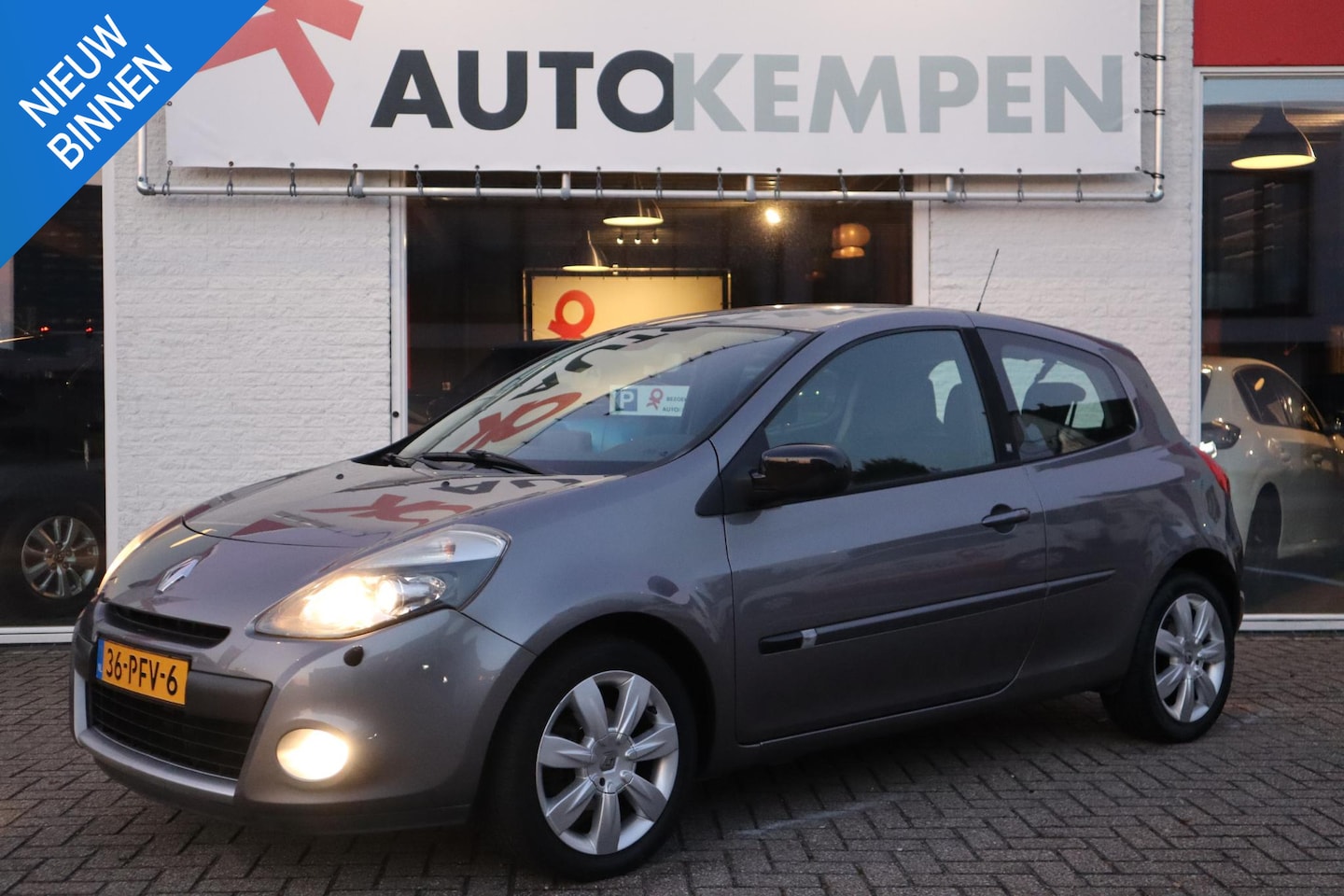 Renault Clio - 1.2 TCe 20th ANNIVERSARY CLIMA|NAVIGATIE|CRUISE|DEALERONDERHOUDEN|ZEER NETTE CLIO - AutoWereld.nl