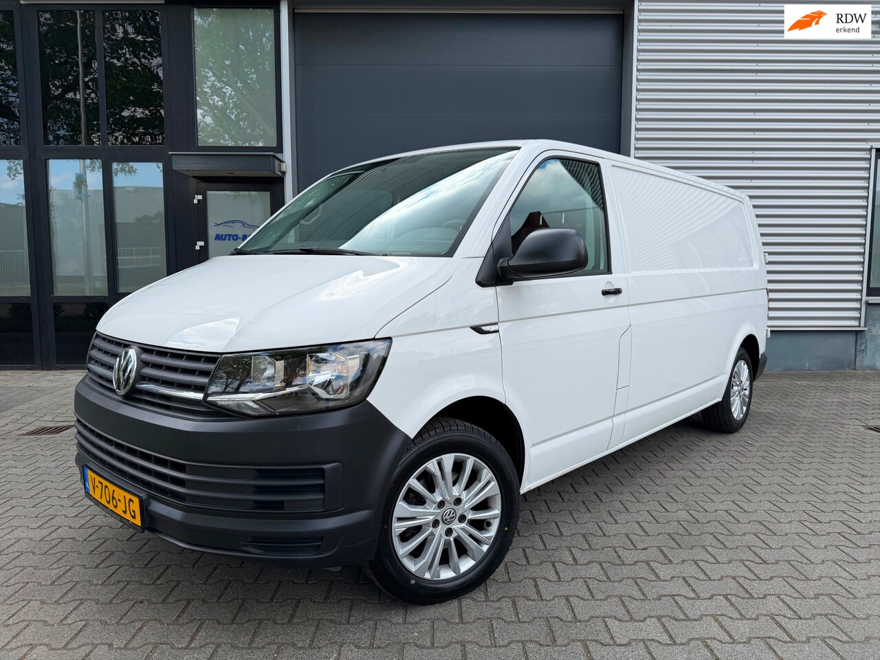 Volkswagen Transporter - 2.0 TDI L2H1 ZEER GOED ONDERHOUDEN! - AutoWereld.nl
