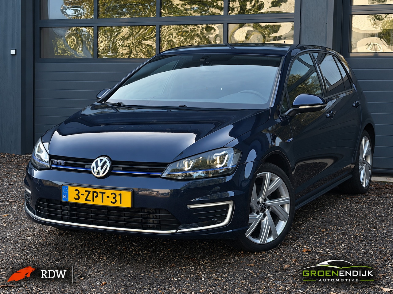 Volkswagen Golf - 1.4 TSI GTE nwe apk nwe onderhoud NAP grootscherm pdc blauwe gordels - AutoWereld.nl