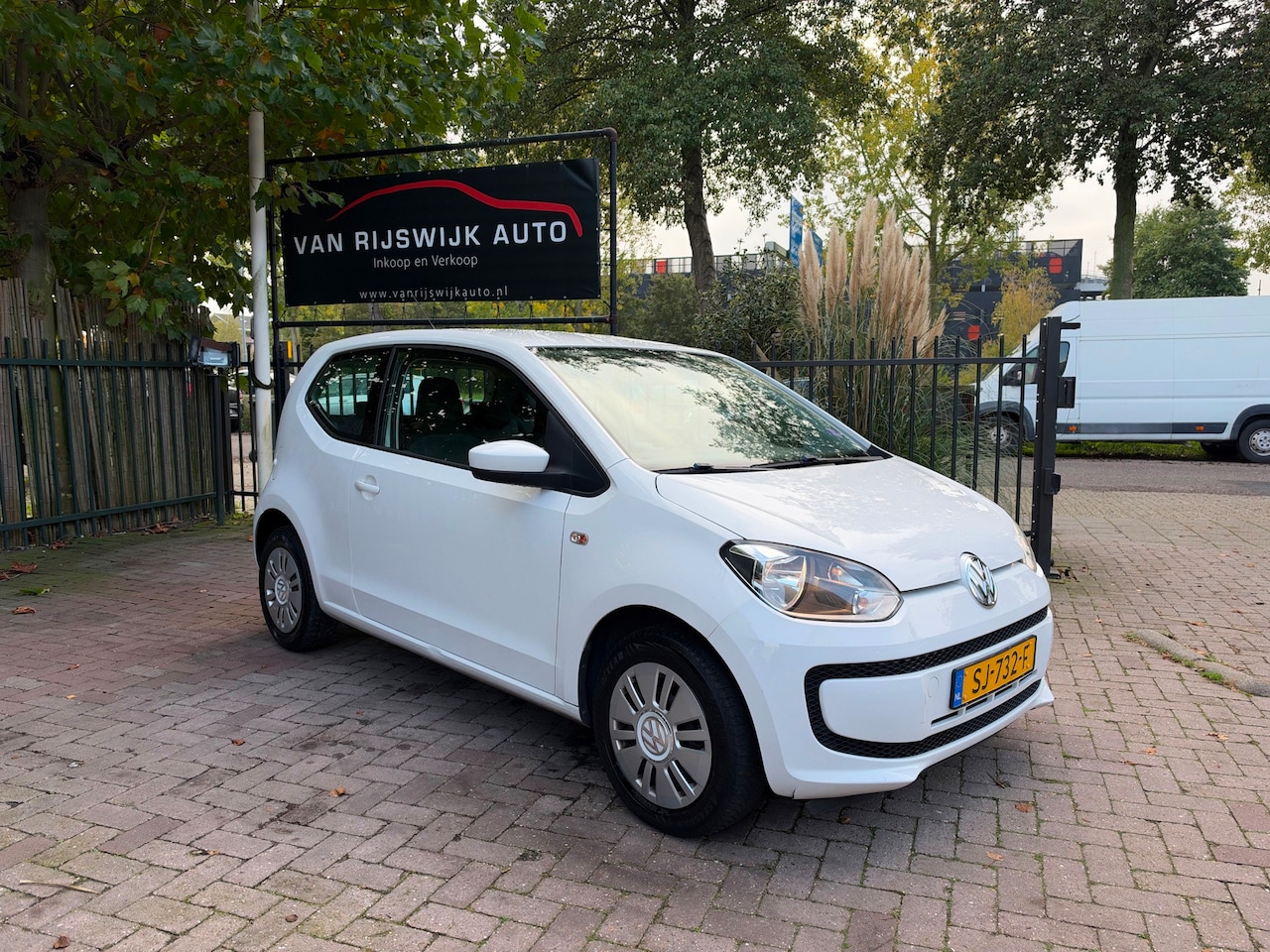 Volkswagen Up! - 1.0 up! Edition Nav Airco 3Drs Automaat Radio-cd - AutoWereld.nl