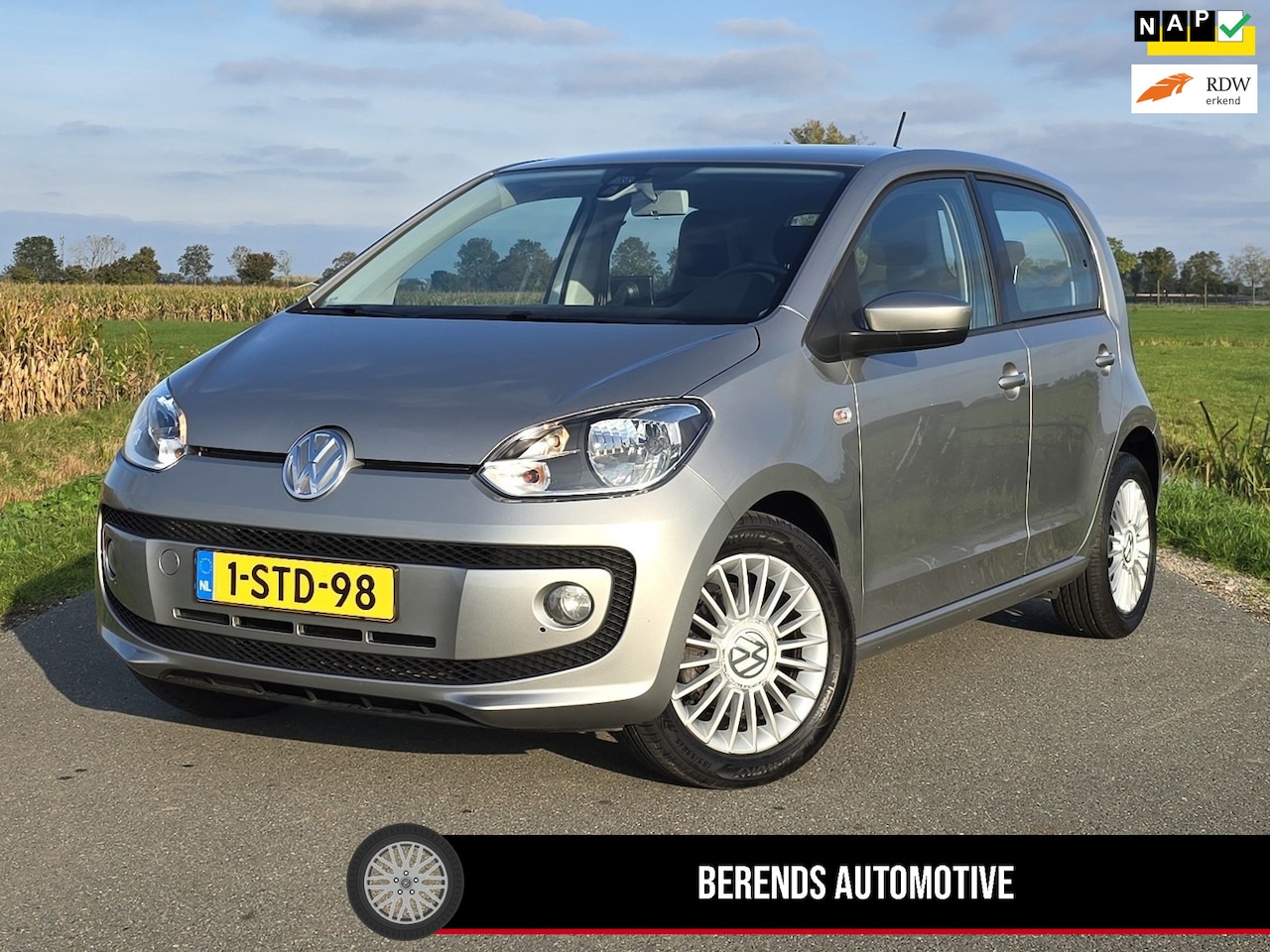 Volkswagen Up! - 1.0 high up BlueMotion I Navigatie I Cruise control I PDC - AutoWereld.nl