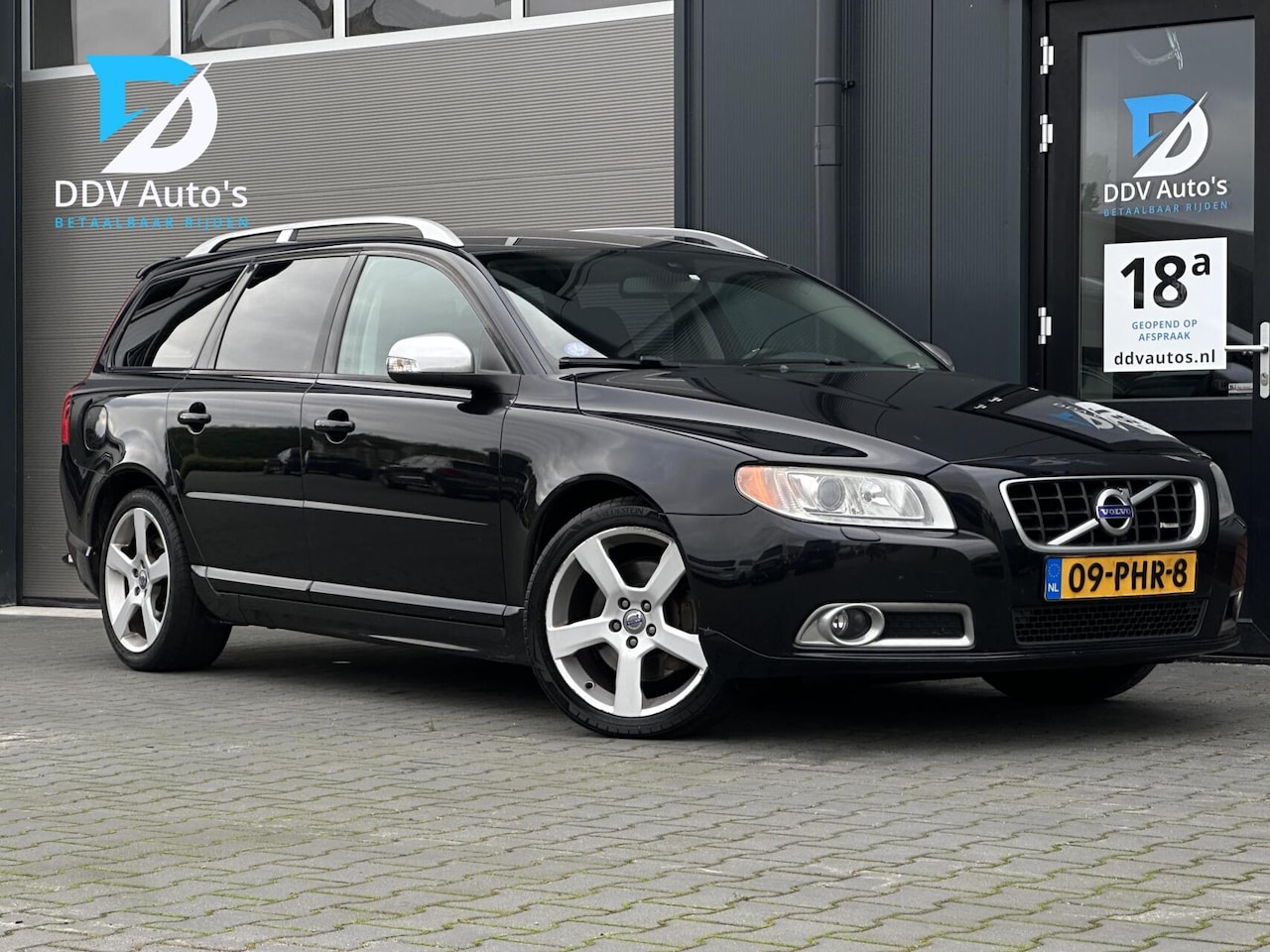 Volvo V70 - 2.0T/203pk R-Edition|AUT|NAP|Trekh|Leder|Stoelverw|Cruise|PDC|Climate|Bluetooth|Navi|Xenon - AutoWereld.nl