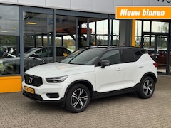 Volvo XC40 - 1.5 T3 R Design - Panoramadak - org. electr trekhaak - all season - slechts 57.800 km